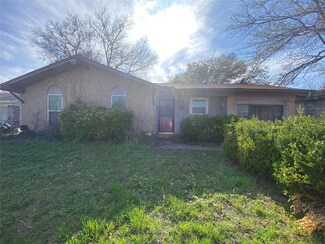 6525 Leaning Oaks St, Dallas, TX 75241
