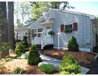 3 8th Ave, Wareham, MA 02571