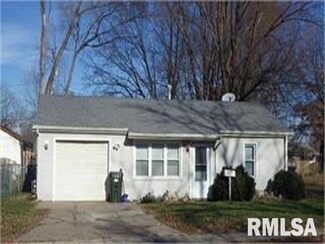 1910 Central Ave, Bettendorf, IA 52722