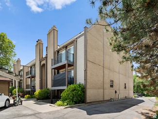 5320 S 570 E Unit L, Salt Lake City, UT 84107