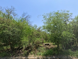 0 E Flournoy St, Beeville, TX 78102