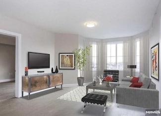 555 10th St Unit 101, Palisades Park, NJ 07650