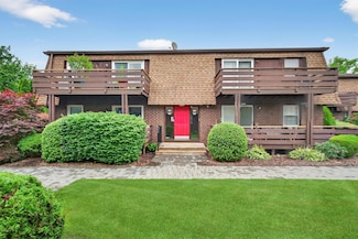 160 New Holland Village, Nanuet, NY 10954