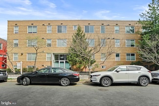 420 16th St SE Unit 103, Washington, DC 20003