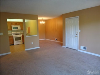 313 Wimbeldon Ct Unit C2, North Brunswick, NJ 08902
