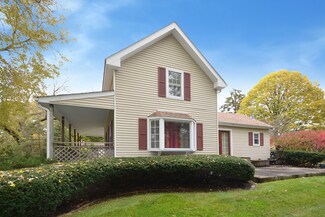 1940 Palatine Rd, Inverness, IL 60067