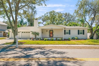 719 Riverside Dr, Tarpon Springs, FL 34689