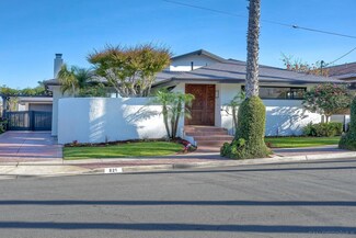 821 Moana Dr, San Diego, CA 92106