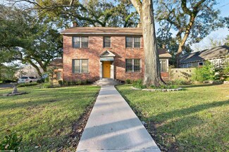 2252 Dauphin St, Mobile, AL 36606