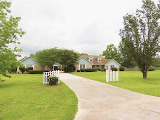 820 Molino Meadows Ct, Molino, FL 32577