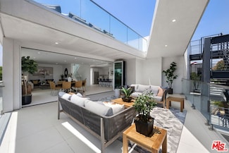 621 N Kings Rd Unit 3, West Hollywood, CA 90048