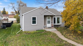 813 6th St S, Virginia, MN 55792