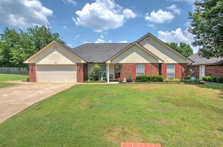 504 Hilltop Place, Muskogee, OK 74403