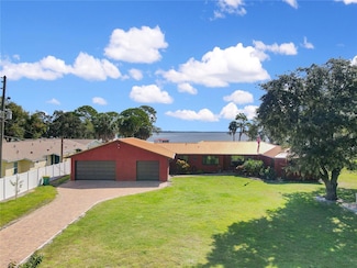 955 Mansfield Rd, Tavares, FL 32778