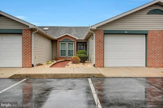 40 Abbey Ct, Carlisle, PA 17015