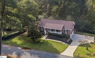 400 Quail Run Cir, Fountain Inn, SC 29644