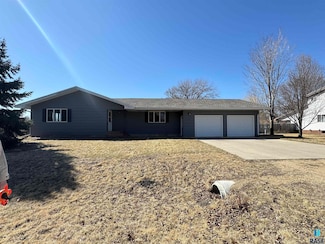 531 Dakota St, Chancellor, SD 57015