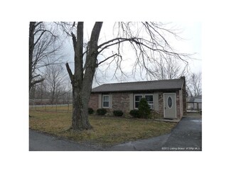 315 N Front St, Henryville, IN 47126