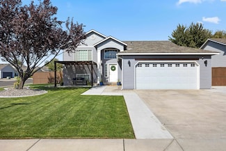 8711 Gatwick Ct, Pasco, WA 99301