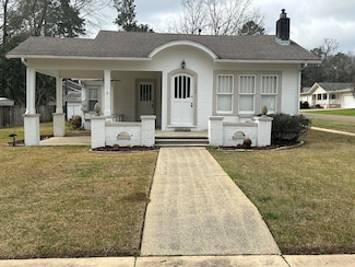 1029 W 6th St, Prentiss, MS 39474