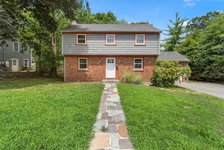 72 Avon Cir, Needham Heights, MA 02494