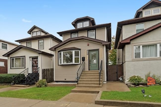 1021 S Lombard Ave, Oak Park, IL 60304