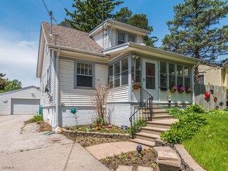 1310 65th St, Windsor Heights, IA 50324