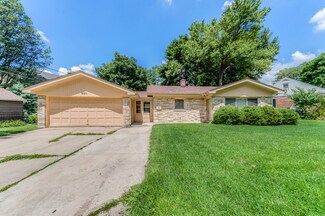 501 N Webster St, Naperville, IL 60563