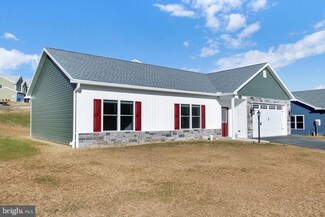 8804 Casper Dr, Waynesboro, PA 17268