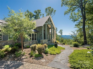 93 Pinchot Forest Dr, Asheville, NC 28803