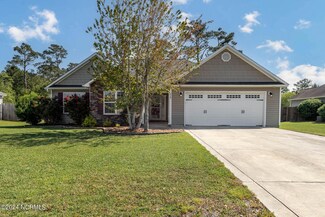 210 Marsh Haven Dr, Sneads Ferry, NC 28460