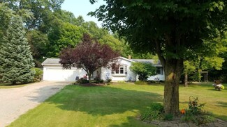 8424 S 192nd Ave, Holton, MI 49425