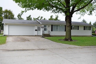 1027 Sunshine Ave, Osage, IA 50461