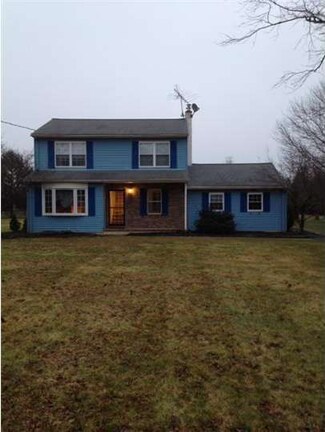 6 Applegate Rd, Jobstown, NJ 08041