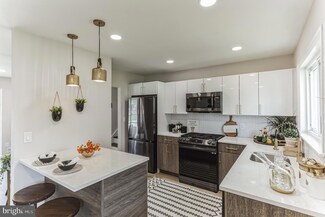 33 Randy Rd, Glendora, NJ 08029