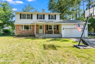 604 Sunny Ln, Ballston Spa, NY 12020