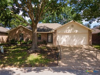709 Cottonwood Dr, Burnet, TX 78611