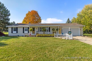 7727 Durain Dr, Jenison, MI 49428