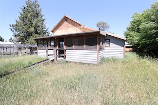 210 E Oak St, Plains, MT 59859