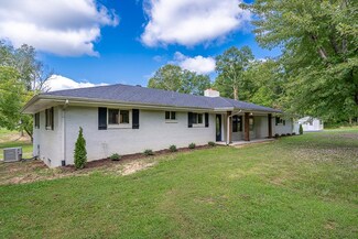 1719 Hilham Hwy, Livingston, TN 38570