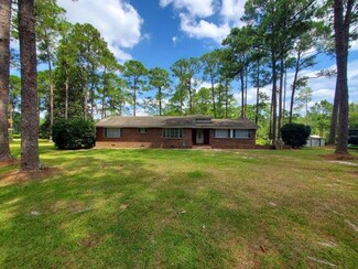 23 Lake Say Hi Dr, Tifton, GA 31793