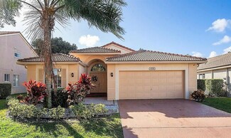 4576 NW 7th Place, Deerfield Beach, FL 33442