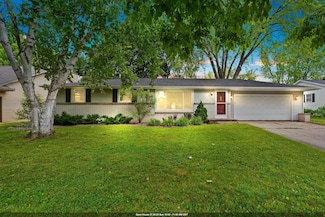 1166 Echo Ln, Green Bay, WI 54304