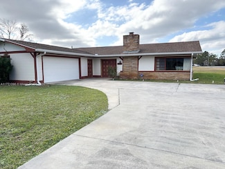 1198 N Country Club Dr, Crystal River, FL 34429