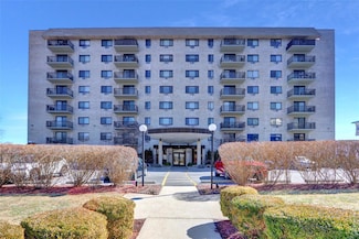 666 Pelham Rd Unit 4B, New Rochelle, NY 10805