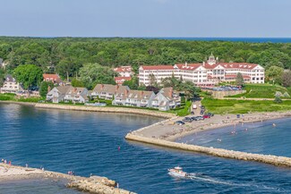 135 Ocean Ave Unit 8, Kennebunkport, ME 04046