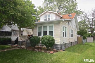 2425 W Ayres Ave, West Peoria, IL 61604