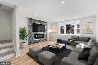 937 E Gorgas Ln, Philadelphia, PA 19150