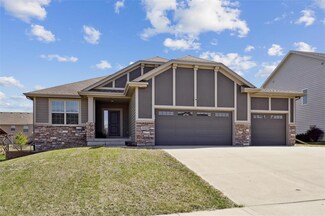 16548 Horton Dr, Clive, IA 50325