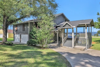 20 Ridgeway St, Coldspring, TX 77331